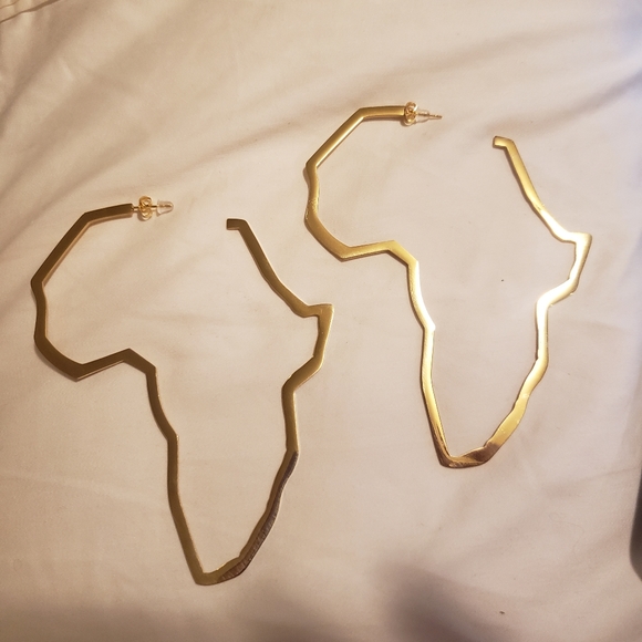 Jewelry - COPY - Africa gold hoop earrings